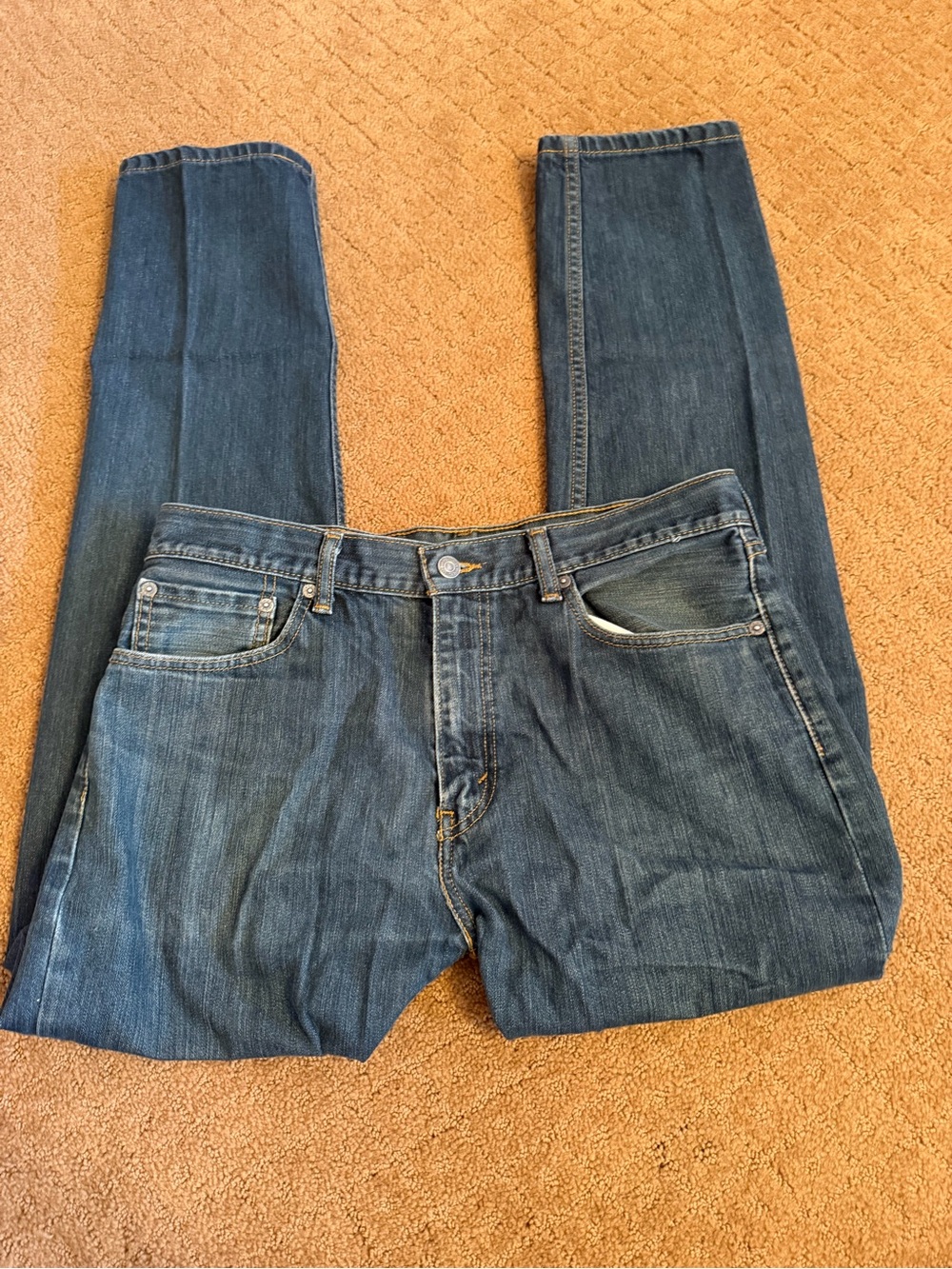 I am selling Levi's 508 Mens Blue Dark Wash Tapered Jeans Size 33x32